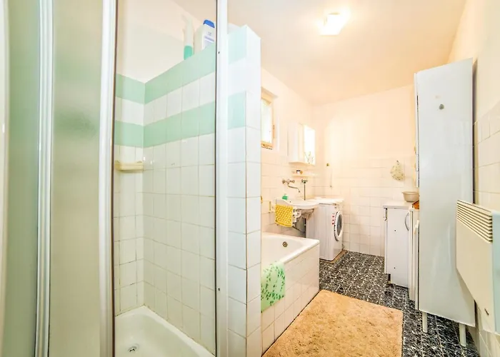 Gostinjska kuća Alice 1007 2*